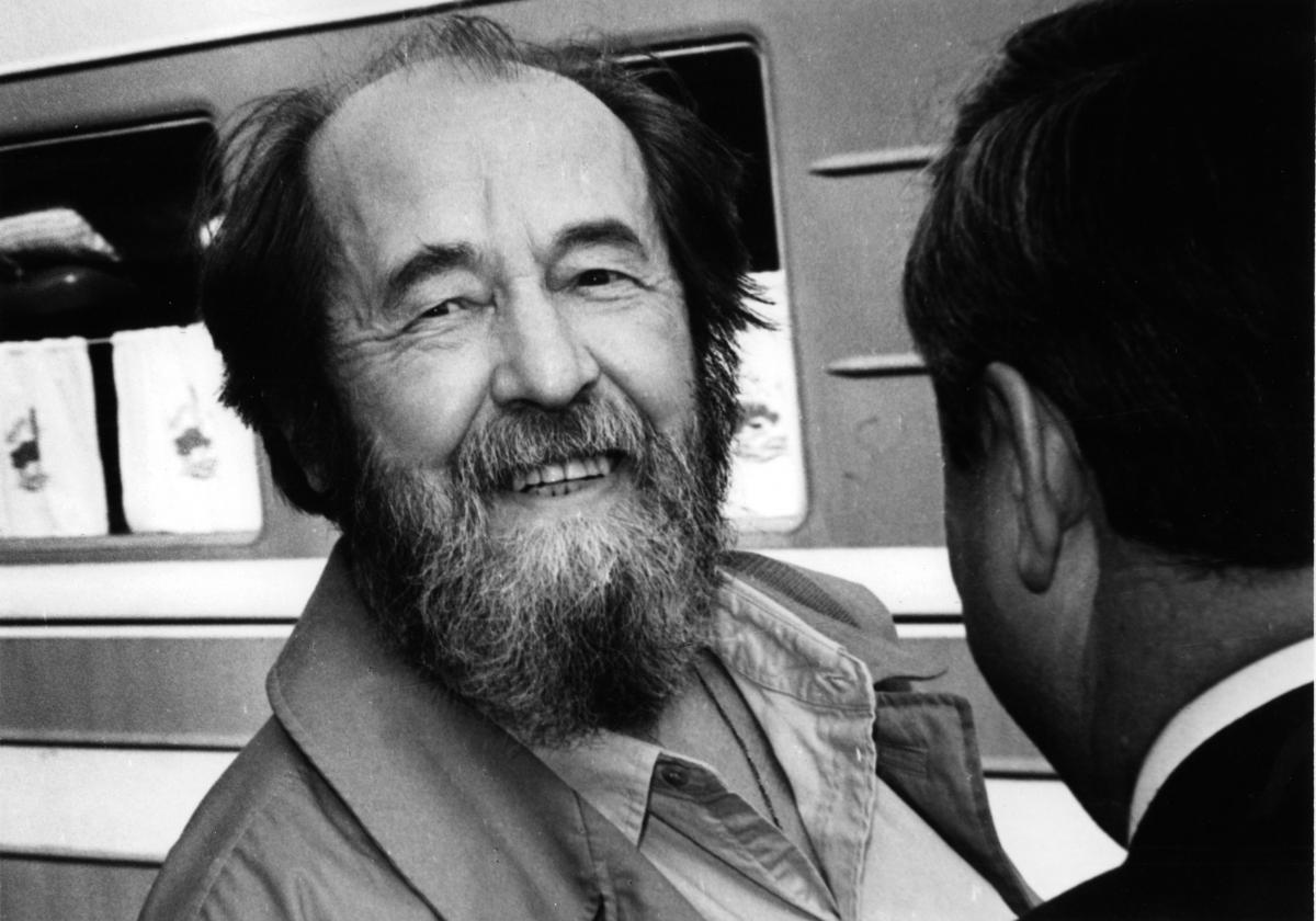 Свою схватку с болезнью Александр Солженицын описал в «Раковом корпусе»
